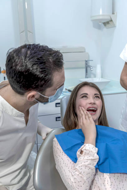 Best Broken or Cracked Tooth Emergency Dentist in San Diego, CA